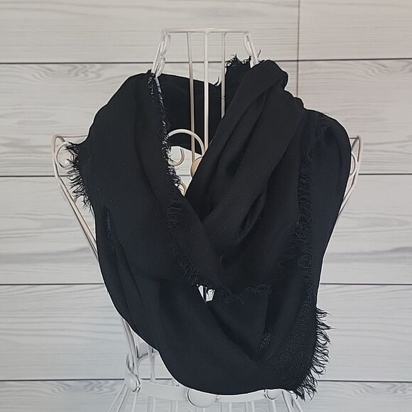 Unbranded black solid infinity scarf with rough edge trim One Size - Picture 5 of 6